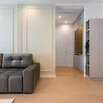Apartment Caffe Luxury King Bed Entire Apartment, Underground Parking Near Promenada Bussiness Center *