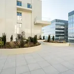 Apartment Caffe Luxury King Bed Entire Apartment, Underground Parking Near Promenada Bussiness Center Bucharest