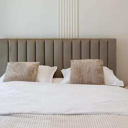 Apartmán Caffe Luxury King Bed Entire Apartment, Underground Parking Near Promenada Bussiness Center Bukurešť