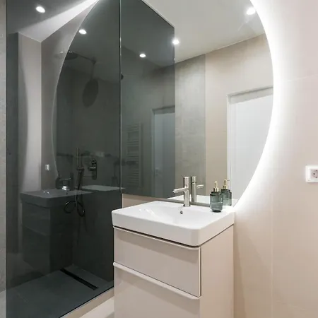 Caffe Luxury King Bed Entire Apartment, Underground Parking Near Promenada Bussiness Center Bucureşti
