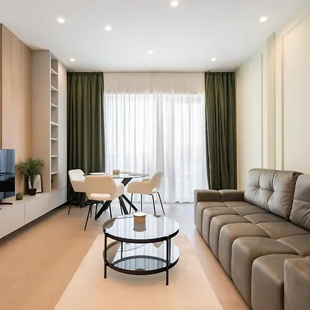 Caffe Luxury King Bed Entire Apartment, Underground Parking Near Promenada Bussiness Center