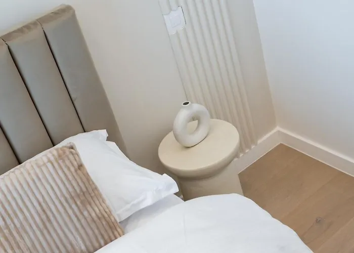 Caffe Luxury King Bed Entire Apartment, Underground Parking Near Promenada Bussiness Center Apartament *