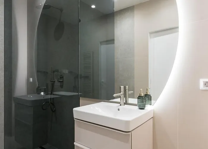 Caffe Luxury King Bed Entire Apartment, Underground Parking Near Promenada Bussiness Center Bucureşti