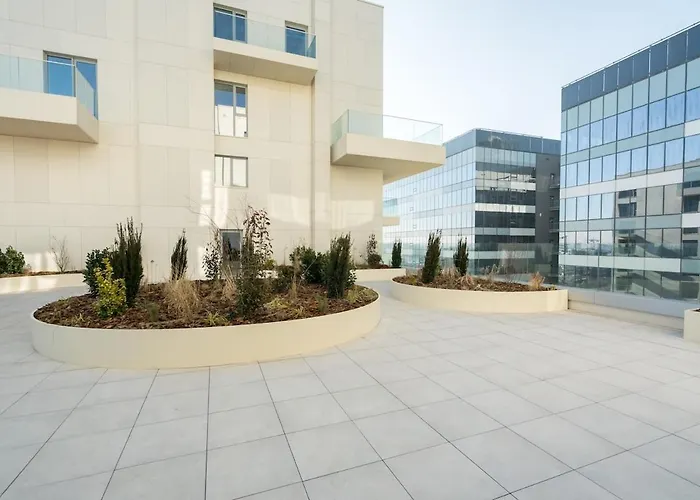 Apartament Caffe Luxury King Bed Entire Apartment, Underground Parking Near Promenada Bussiness Center Bucureşti