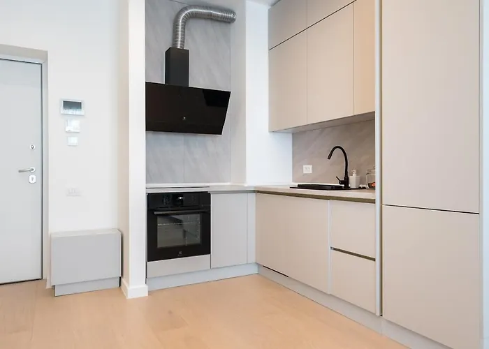 Caffe Luxury King Bed Entire Apartment, Underground Parking Near Promenada Bussiness Center