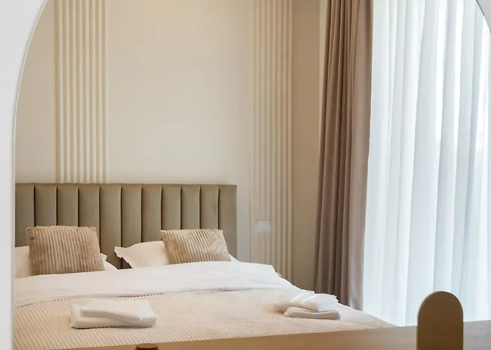 Caffe Luxury King Bed Entire Apartment, Underground Parking Near Promenada Bussiness Center *