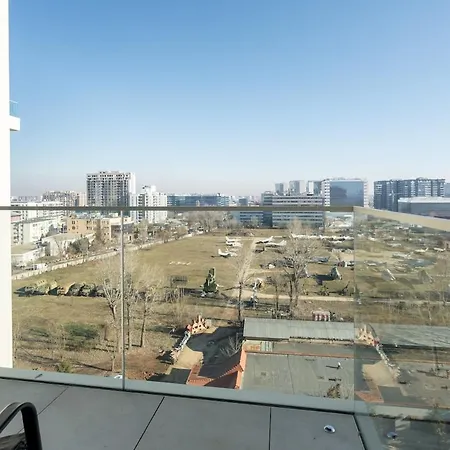 Апартаменти Caffe Luxury King Bed Entire Apartment, Underground Parking Near Promenada Bussiness Center *