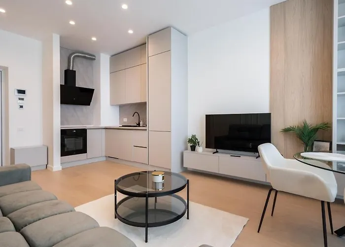 Caffe Luxury King Bed Entire Apartment, Underground Parking Near Promenada Bussiness Center *