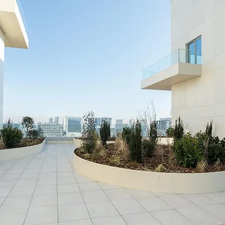 Caffe Luxury King Bed Entire Apartment, Underground Parking Near Promenada Bussiness Center *