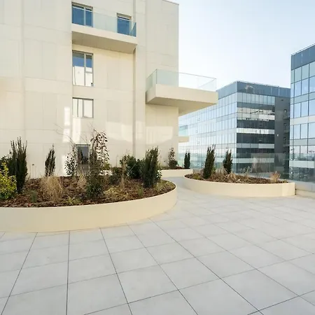 Lejlighed Caffe Luxury King Bed Entire Apartment, Underground Parking Near Promenada Bussiness Center Bukarest