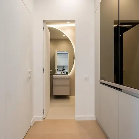 Lejlighed Caffe Luxury King Bed Entire Apartment, Underground Parking Near Promenada Bussiness Center *