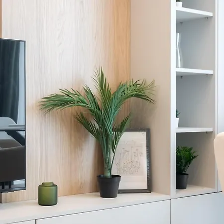 Caffe Luxury King Bed Entire Apartment, Underground Parking Near Promenada Bussiness Center *