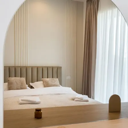 Caffe Luxury King Bed Entire Apartment, Underground Parking Near Promenada Bussiness Center *